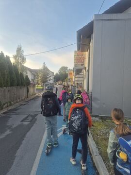Pešbus osnovne šole komenda moste